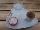 Tradicionālās turku kafijas pasniegšanas veids. 21