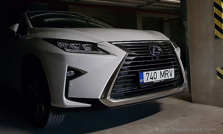 Travelnews.lv ar jauno 7-vietīgo «Lexus RX 450hL» apceļo Jelgavu, Jūrmalu, Talsus un Rīgu