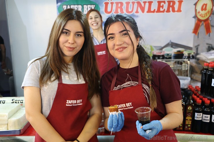 Travelnews.lv iepazīst Konjas pilsētas mājražotāju piedāvājumu tirdzniecības centrā. Sadarbībā ar Turkish Airlines Travelnews.lv iepazīst Konjas pilsētas mājražotāju piedāvājumu tirdzniecības centrā. Sadarbībā ar Turkish Airlines 224887