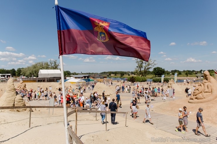 Jelgavā  aizvadīts jau 12. Starptautiskais smilšu skulptūru festivāls 225140