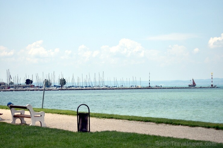 Ungārijas milzu ezeru Balatonu var sajaukt ar jūru 225418