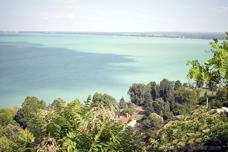 Ungārijas milzu ezeru Balatonu var sajaukt ar jūru 225435