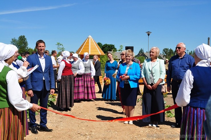 Ludzā  svinīgi atklāj jaunizveidoto Gaismas dārzu