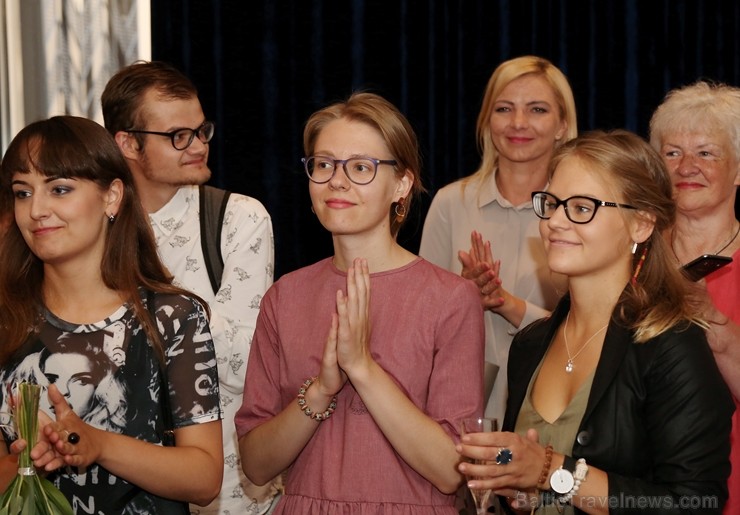 «SemaraH Hotels» apņemas atbalstīt jaunos Latvijas māksliniekus