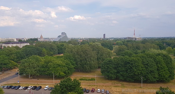 Pārdaugavas viesnīca «Bellevue Park Hotel Riga» atklāj restorāna «Le Sommet» jumta terasi ar burvīgu Rīgas skatu. Foto: Samsung Galaxy Note8 226056