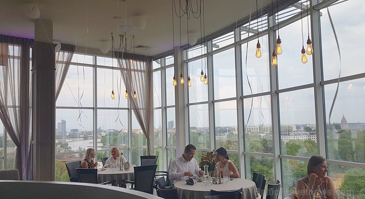 Pārdaugavas viesnīca «Bellevue Park Hotel Riga» atklāj restorāna «Le Sommet» jumta terasi ar burvīgu Rīgas skatu. Foto: Samsung Galaxy Note8 226060
