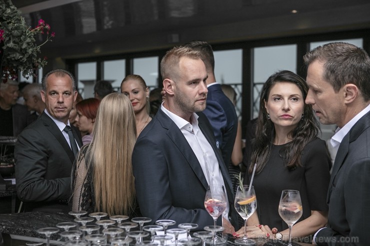 «Grand Hotel Kempinski Riga» atklāj panoramas bāru-restorānu «Stage 22»