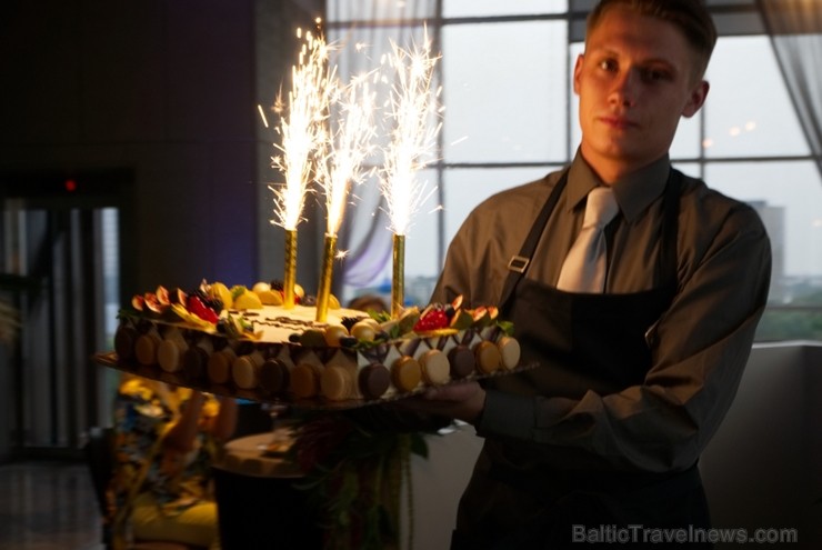 «Bellevue Park Hotel Riga» skaisto jumta terasi «Le Sommet» atklāj ar bagātīgu ballīti 226423