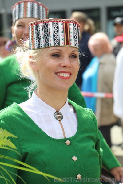 Dziesmu un deju svētku atklāšanas gājiens pulcē Rīgā visus Latvijas novadus (201-300) 226746