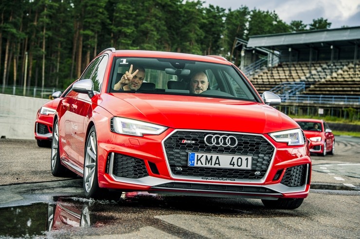 Travelnews.lv izmēģina Audi RS 3 un Audi RS 4 dinamiskās īpašības Biķernieku trasē 226836