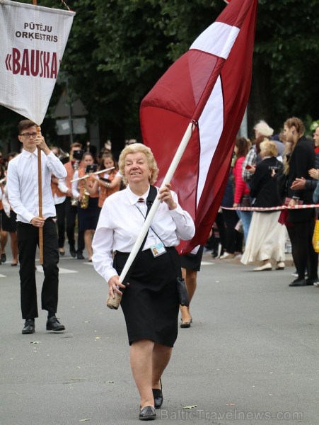 Dziesmu un deju svētku atklāšanas gājiens pulcē Rīgā visus Latvijas novadus (401-500)