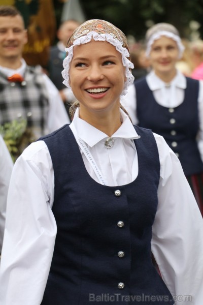 Dziesmu un deju svētku atklāšanas gājiens pulcē Rīgā visus Latvijas novadus (401-500) 227030