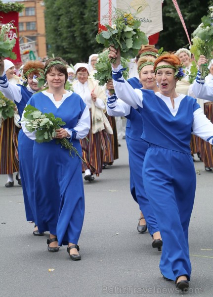 Dziesmu un deju svētku atklāšanas gājiens pulcē Rīgā visus Latvijas novadus (501-600)