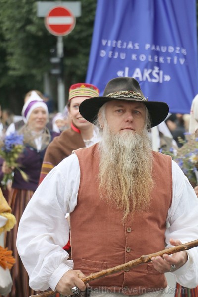 Dziesmu un deju svētku atklāšanas gājiens pulcē Rīgā visus Latvijas novadus (501-600)