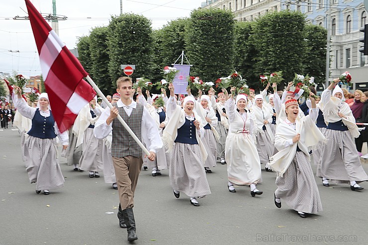 Dziesmu un deju svētku atklāšanas gājiens pulcē Rīgā visus Latvijas novadus (601-700) 227207