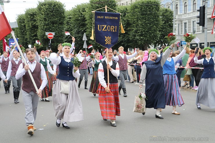 Dziesmu un deju svētku atklāšanas gājiens pulcē Rīgā visus Latvijas novadus (601-700) 227211
