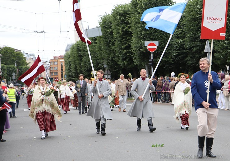 Dziesmu un deju svētku atklāšanas gājiens pulcē Rīgā visus Latvijas novadus (601-700) 227230
