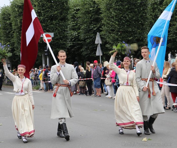 Dziesmu un deju svētku atklāšanas gājiens pulcē Rīgā visus Latvijas novadus (601-700)