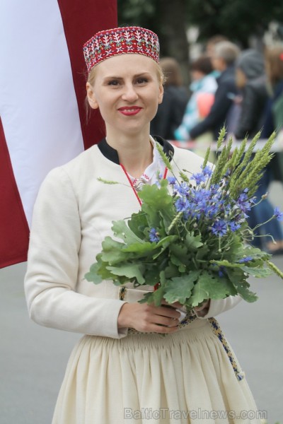 Dziesmu un deju svētku atklāšanas gājiens pulcē Rīgā visus Latvijas novadus (601-700) 227376