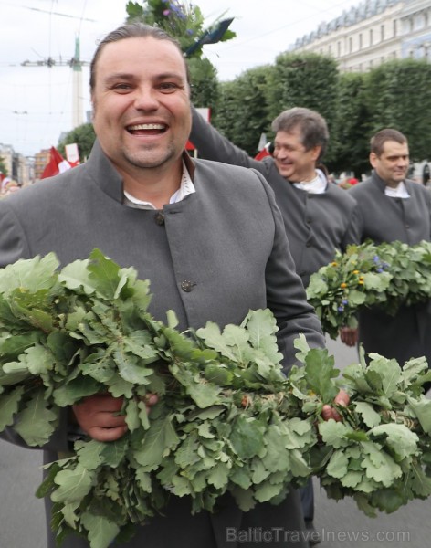 Dziesmu un deju svētku atklāšanas gājiens pulcē Rīgā visus Latvijas novadus (601-700) 227384