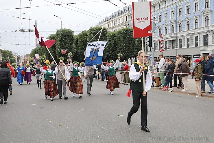 Dziesmu un deju svētku atklāšanas gājiens pulcē Rīgā visus Latvijas novadus (601-700) 227392