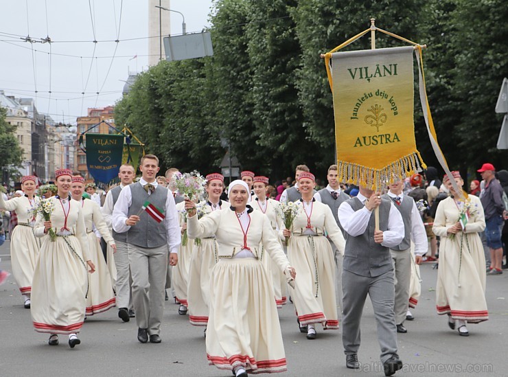 Dziesmu un deju svētku atklāšanas gājiens pulcē Rīgā visus Latvijas novadus (601-700) 227396