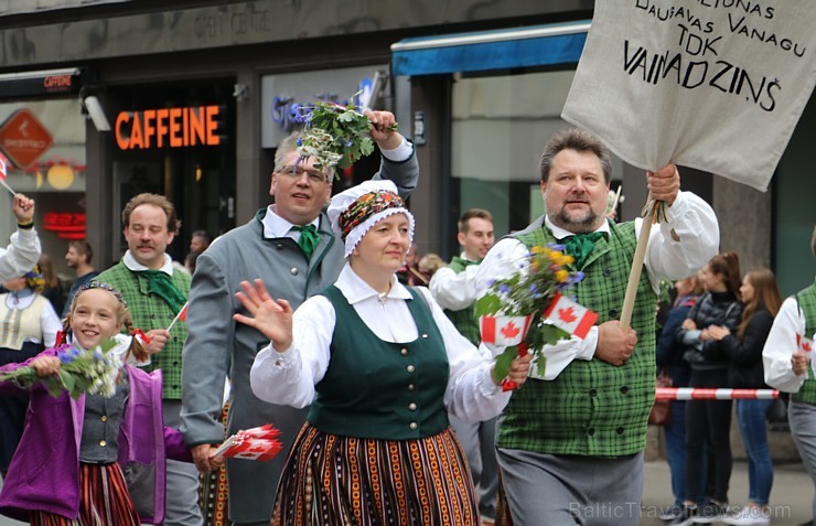 Dziesmu un deju svētku atklāšanas gājiens pulcē Rīgā visus Latvijas novadus (701-800) 227445
