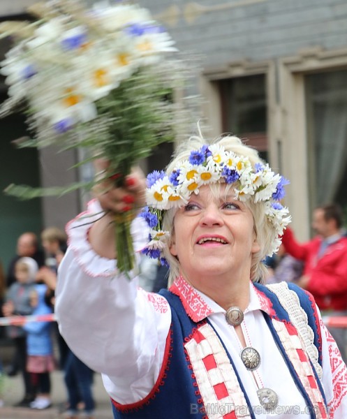 Dziesmu un deju svētku atklāšanas gājiens pulcē Rīgā visus Latvijas novadus (701-800) 227467