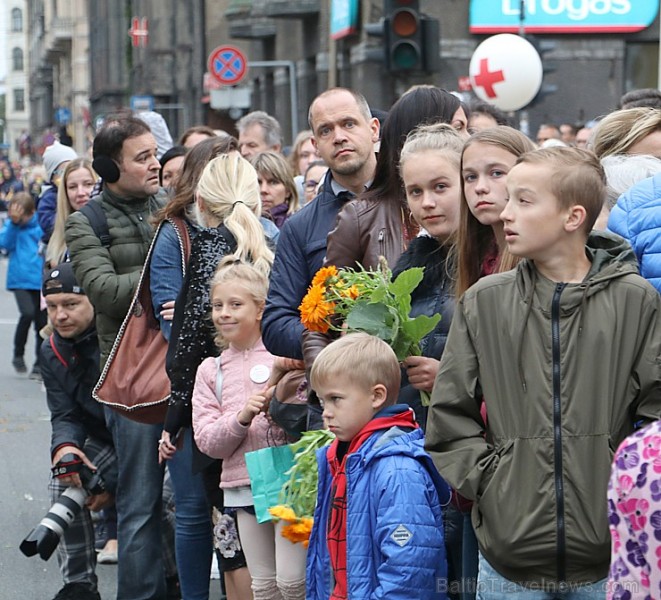 Dziesmu un deju svētku atklāšanas gājiens pulcē Rīgā visus Latvijas novadus (801-845)