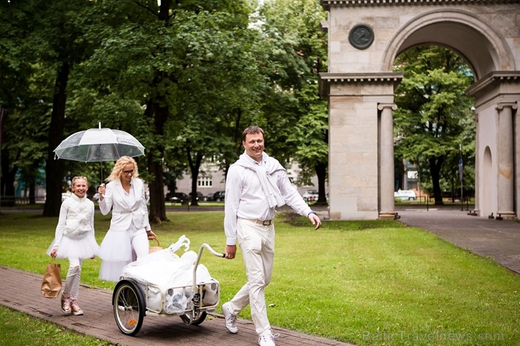 Jau ceturto gadu Rīgā notiek baltais pop-up pikniks «L’elegante Pop-Up Picnic»