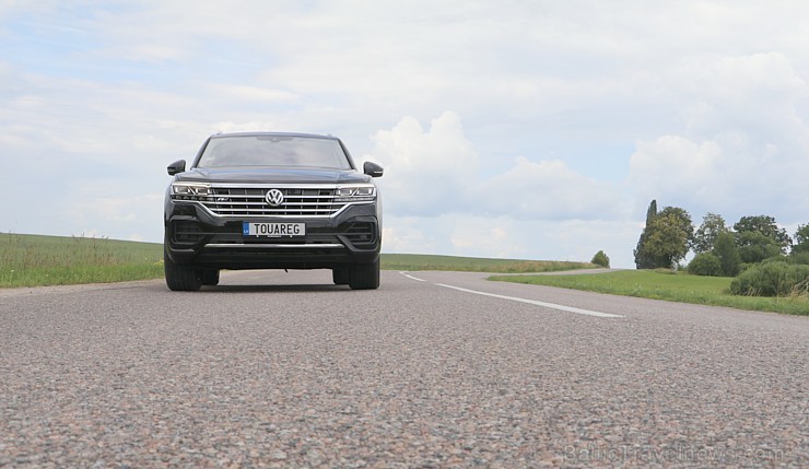 Travelnews.lv ar jauno «Volkswagen Touareg» apceļo Rūjienas novadu