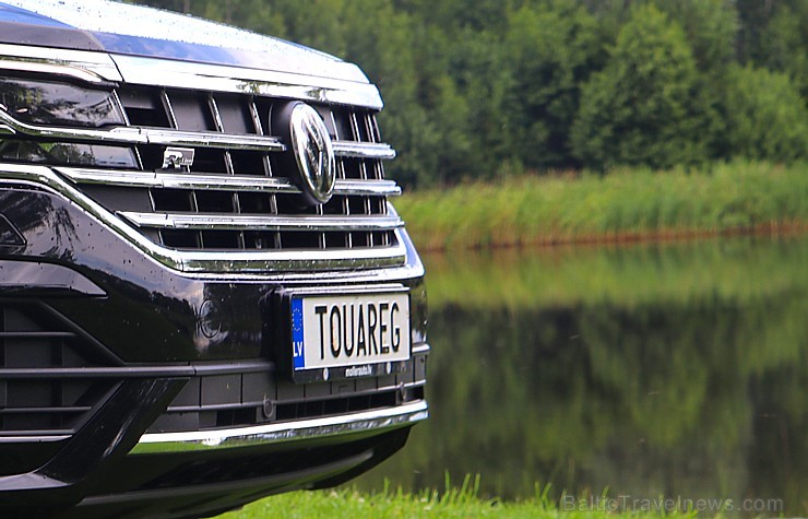 Travelnews.lv ar jauno «Volkswagen Touareg» apceļo Rūjienas novadu