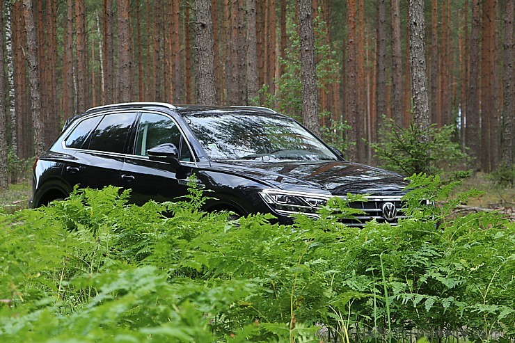 Travelnews.lv ar jauno «Volkswagen Touareg» apceļo Krāslavas novadu Latgalē