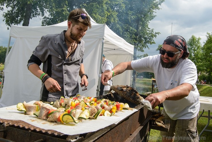 Zaubes savvaļas kulinārais festivāls un Lejasezera vakariņas pārsteidz ar ēdienu bagātību 228713