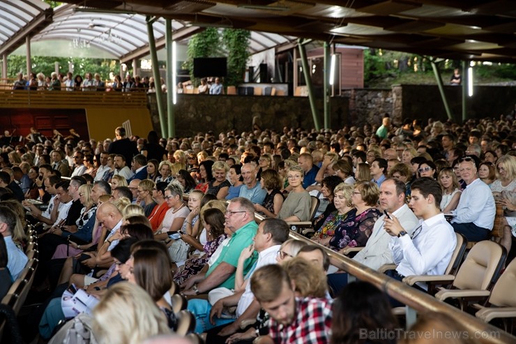 Ar krāšņu koncertu «Dzimuši Latvijā» atklāts 4. Jūrmalas Festivāls