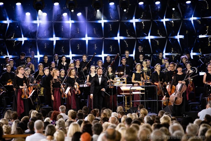 Ar krāšņu koncertu «Dzimuši Latvijā» atklāts 4. Jūrmalas Festivāls