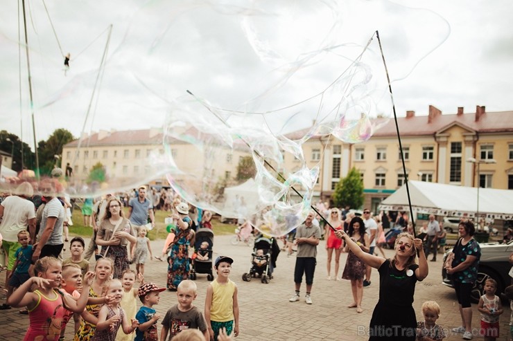 Valmierā lustīgi nosvin pilsētas svētkus