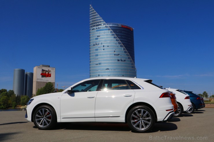 Piecu zvaigžņu viesnīcā «Grand Poet by Semarah Hotels» prezentē jauno «Audi Q8» 229789