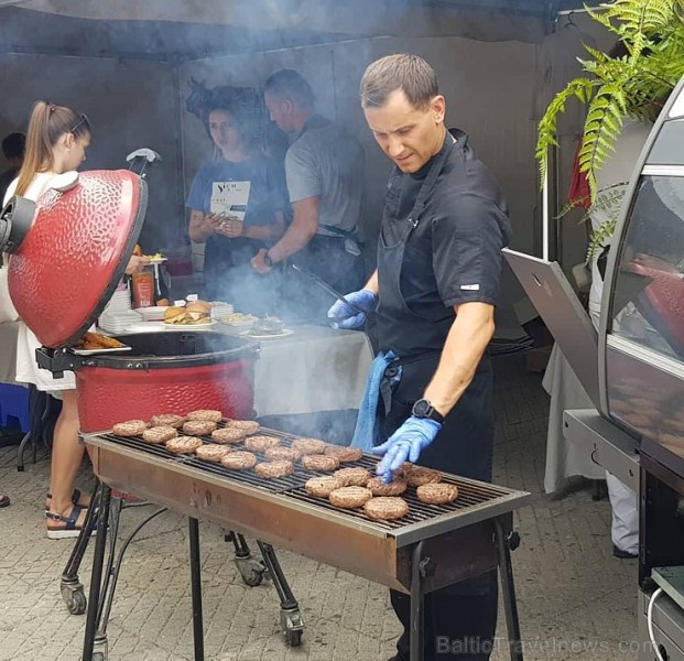 Otrais «Rīgas Burgeru Festivāls 2018» 4.08.2018 noskaidroja ātrāko ēdāju un labāko burgeru