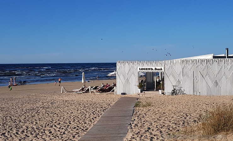 Travelnews.lv izbauda jūru un populāro pludmales restorānu «Legend Beach»