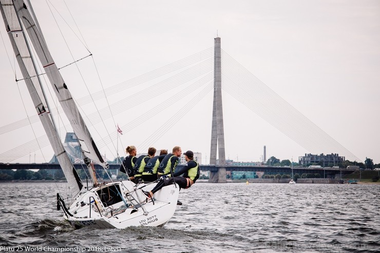 Rīgā norisinās pasaules mēroga burāšanas sacensības 231755