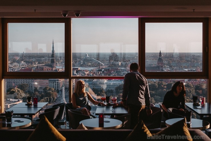 Rīgas centra augstākais bārs «Skyline Bar» prezentē savu jauno konceptu - «Sajūtu lidojums»