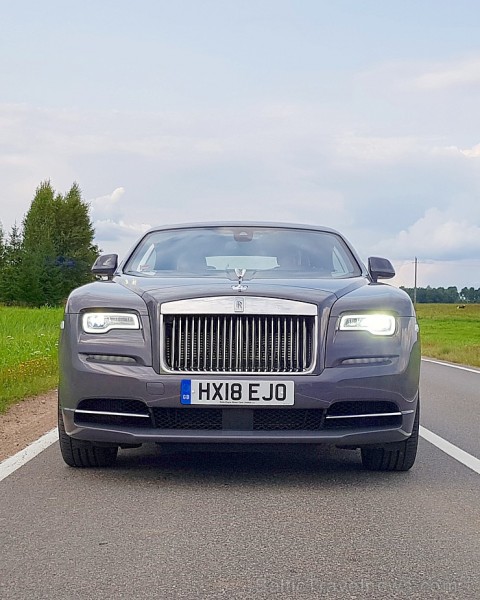 Travelnews.lv ar tūrisma uzņēmējiem un eleganto «Rolls Royce Wraith» apceļo baltu zemes  