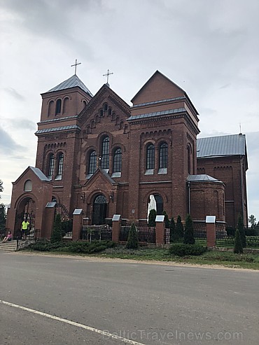 Latvijas pierobežā vēsturiskās baznīcas ir saglabājušās, tālāk uz austrumiem tādas praktiski neredzējām Latvijas pierobežā vēsturiskās baznīcas ir saglabājušās, tālāk uz austrumiem tādas praktiski neredzējām 233799