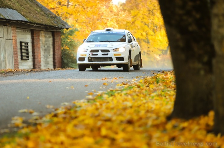 «Rally Liepāja» dārdina Liepāju un pulcē tūkstošiem skatītājus