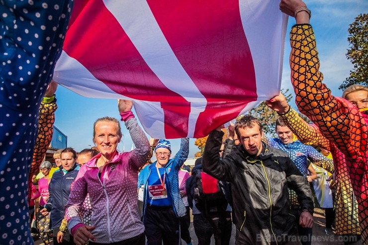 Skriešanas seriāla «Bigbank Skrien Latvija» noslēgums vairāk kā 3000 Siguldas pusmaratona dalībniekiem paliks atmiņā kā zelta rudens tā viskrāšņākajā  235136