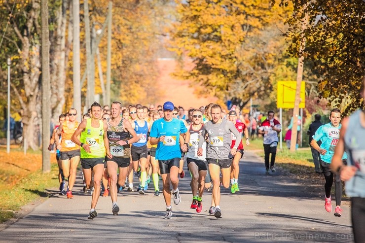 Skriešanas seriāla «Bigbank Skrien Latvija» noslēgums vairāk kā 3000 Siguldas pusmaratona dalībniekiem paliks atmiņā kā zelta rudens tā viskrāšņākajā  235138