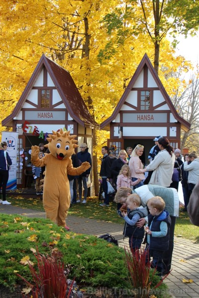 Katra oktobra otrajā sestdienā Valmieras rātslaukumā pilsētas viesi tiek aicināti uz pamatīgu andeli tradicionālajā Simjūda gadatirgū, kas vēsturiski 