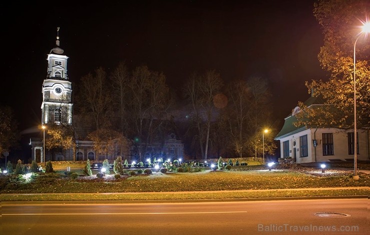 Senatnīgajā Ziemeļvidzemes pilsētā Alūksnē un tās apkārtnē valda zelta rudens. Foto: Igors Metums