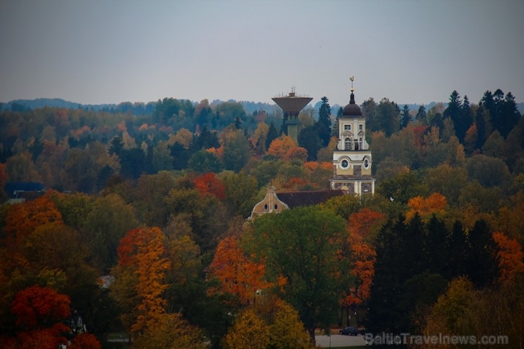 Senatnīgajā Ziemeļvidzemes pilsētā Alūksnē un tās apkārtnē valda zelta rudens. Foto: Ralfs Strazds